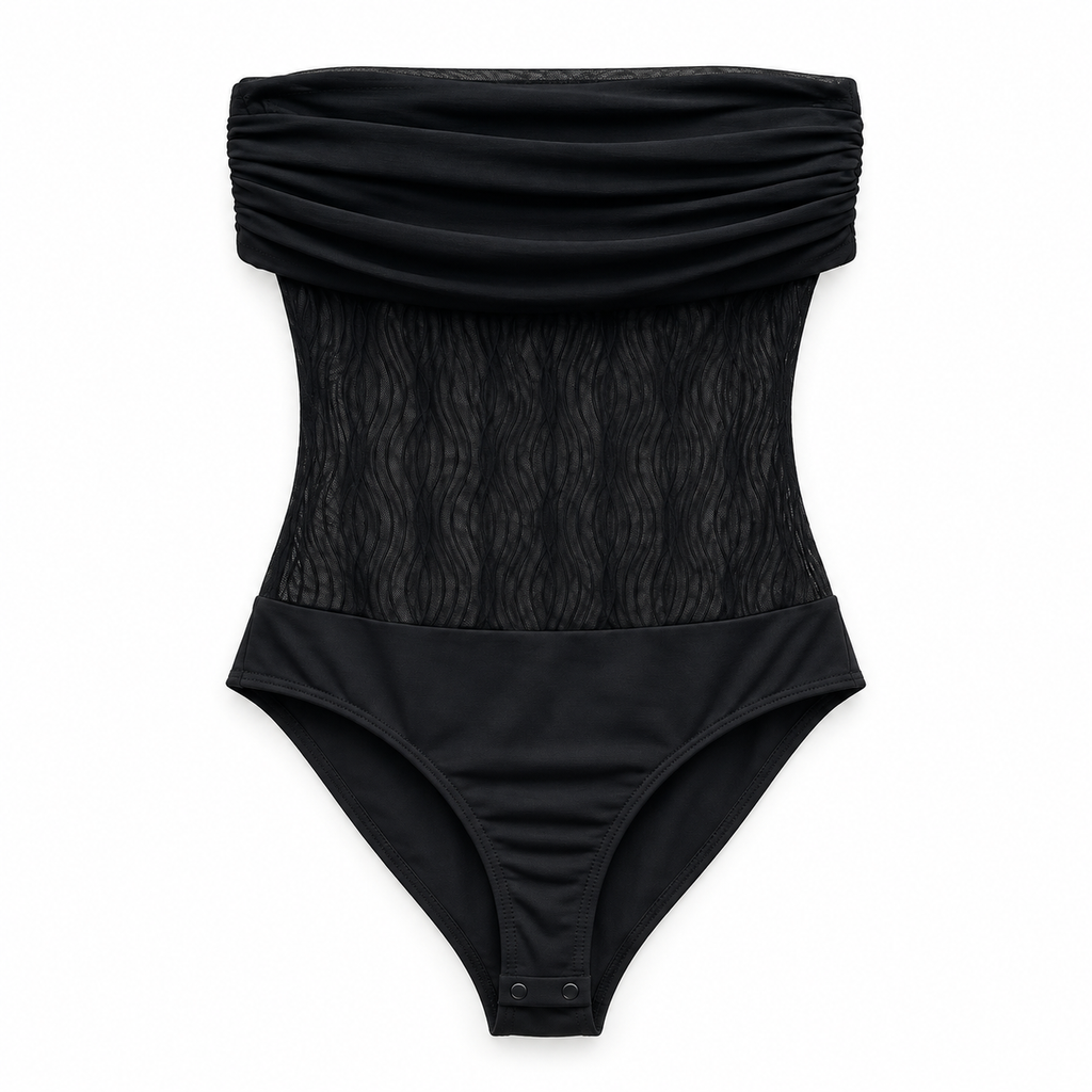 Body preto com drapeado e trama ondulada
